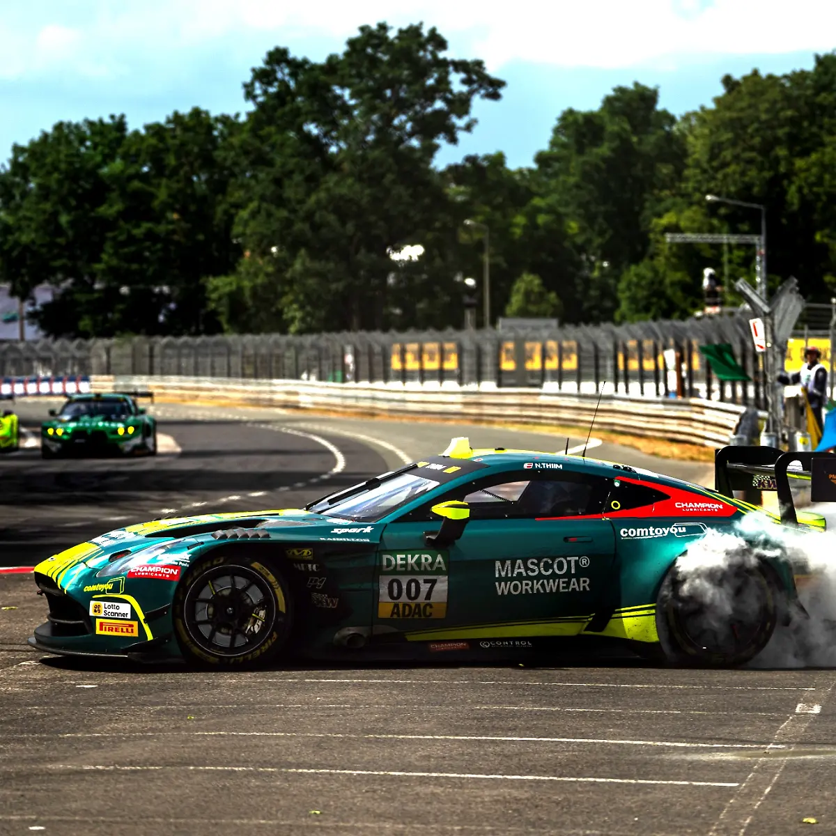 In-dieser-Saison-bestreitet-Nicki-Thiim-erstmals-eine-DTM-Saison-im-Aston-Martin