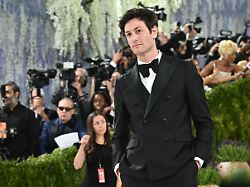 Nach geplatztem Infantino-Deal: Statt der Fußball-WM: Joshua Kushner kauft L.A. Lakers für Rekordsumme