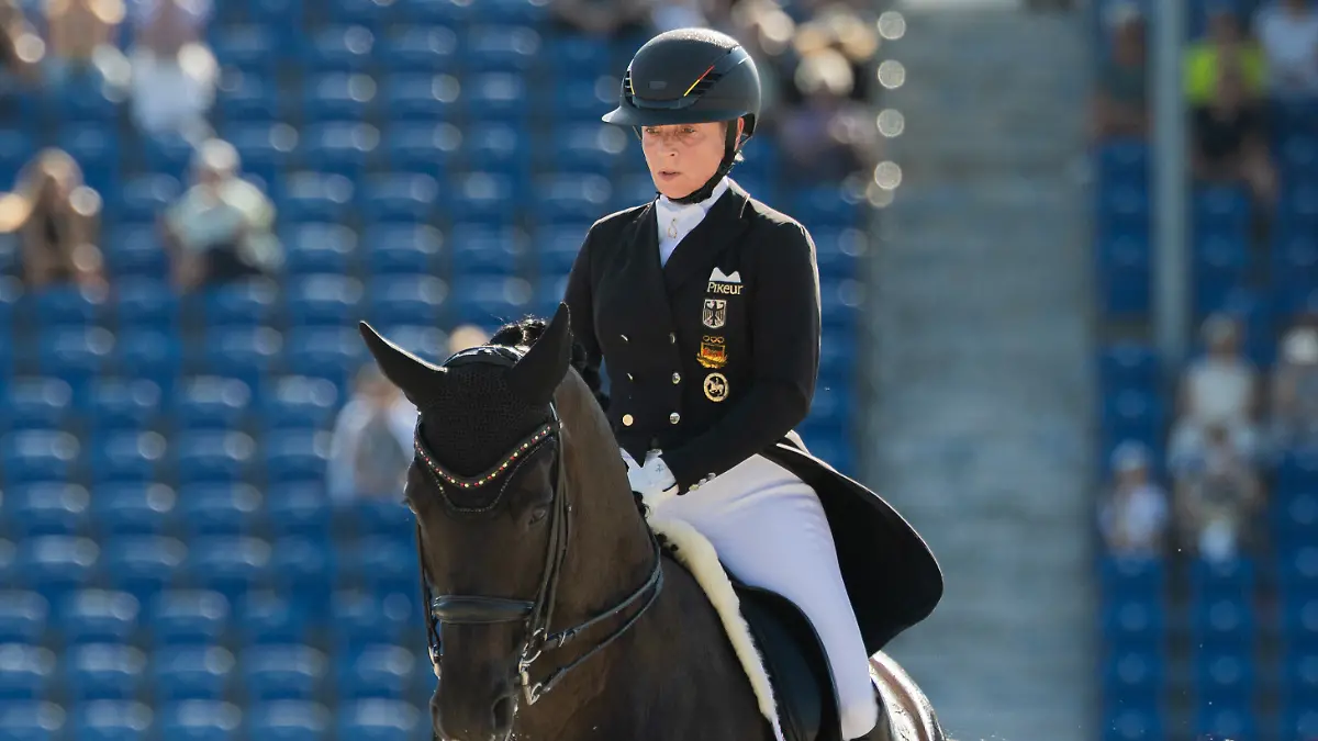 Pferdesport-Weltmeisterschaft-Dressur-Grand-Prix-Team-Finale-Die-deutsche-Reiterin-Isabell-Werth-auf-ihrem-Pferd-Wendy-de-Fontaine-reitet-im-Parcours