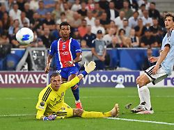 17-Jähriger ärgert Paris, aber:: Superdribbler gewinnen der Supermacht PSG den Supercup