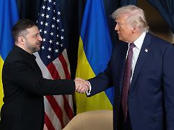 Um "Winter zu überstehen": Selenskyj will fünf Prozent der US-Patriot-Raketen kaufen