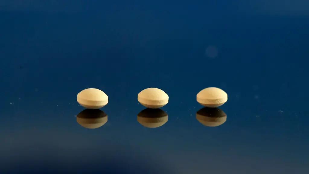 07-06-2020-Anti-Baby-Pille-Jennifer-35-Filmtabletten-zur-Schwangerschaftsverhuetung-Wirkstoff-Cyproteron-Der-Wirkstoff-ist-ein-verwandter-Stoff-zum-weiblichen-Geschlechtshormon-Gestagen-Gelbkoerperhormon-Anwendung-Behandlung-von-maessig-schwerer-bis-schwerer-Akne-vermehrter-maennlicher-Behaarung-Hirsutismus-bei-Frauen-im-gebaerfaehigen-Alter-07-06-2020-Anti-Baby-Pille-07-06