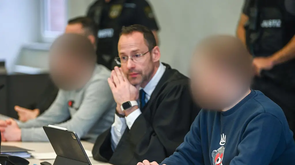 Am-25-August-soll-das-Urteil-gegen-zwei-Fotografen-ausgesprochen-werden-denen-Brandstiftung-in-mehreren-Faellen-vorgeworfen-wird