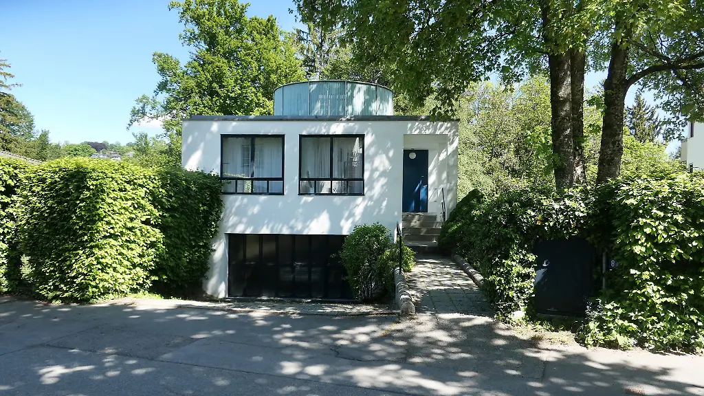 Ein-weisser-Kubus-am-Hang-Das-Haus-von-Juergen-Habermas-ist-jetzt-Baudenkmal-Handout
