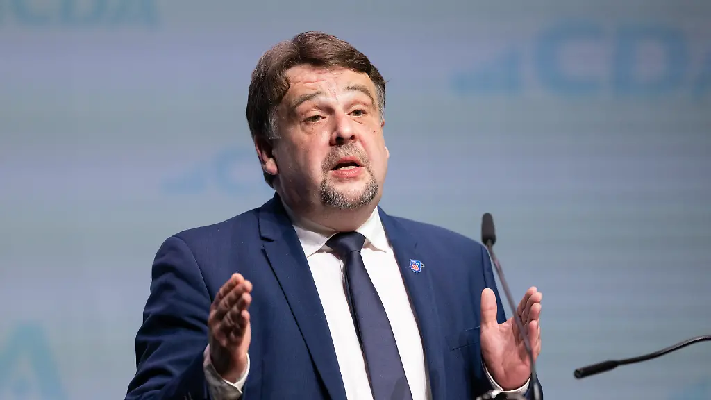 Dennis-Radtke-CDU-CDA-Bundesvorsitzender-spricht-auf-der-41-Bundestagung-der-Christlich-Demokratischen-Arbeitnehmerschaft-CDA