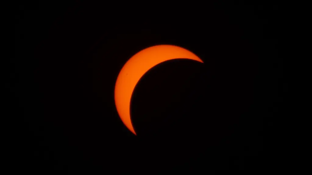 Fuer-die-partielle-Sonnenfinsternis-herrschten-fast-ueberall-optimale-Wetterbedingungen-um-sie-zu-beobachten