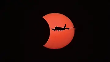 612574892
