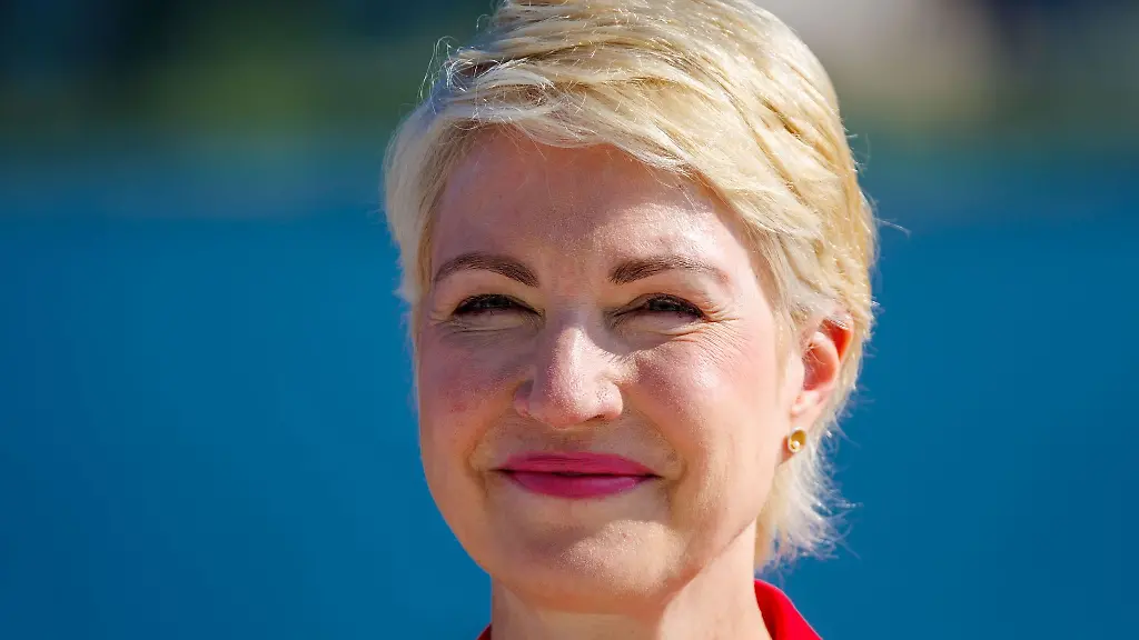 Ministerpraesidentin-Manuela-Schwesig-SPD-erinnert-am-65-Jahrestag-des-Mauerbaus-an-das-Glueck-in-einem-vereinten-freien-Deutschland-leben-zu-koennen