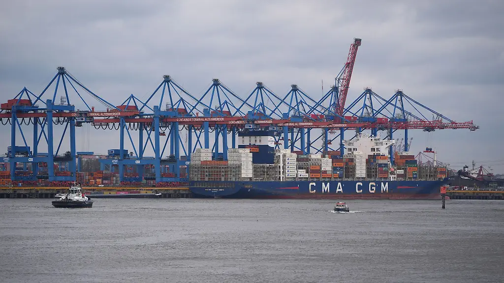 Der-Hamburger-Hafen-hat-im-ersten-Halbjahr-wieder-Ladung-verloren