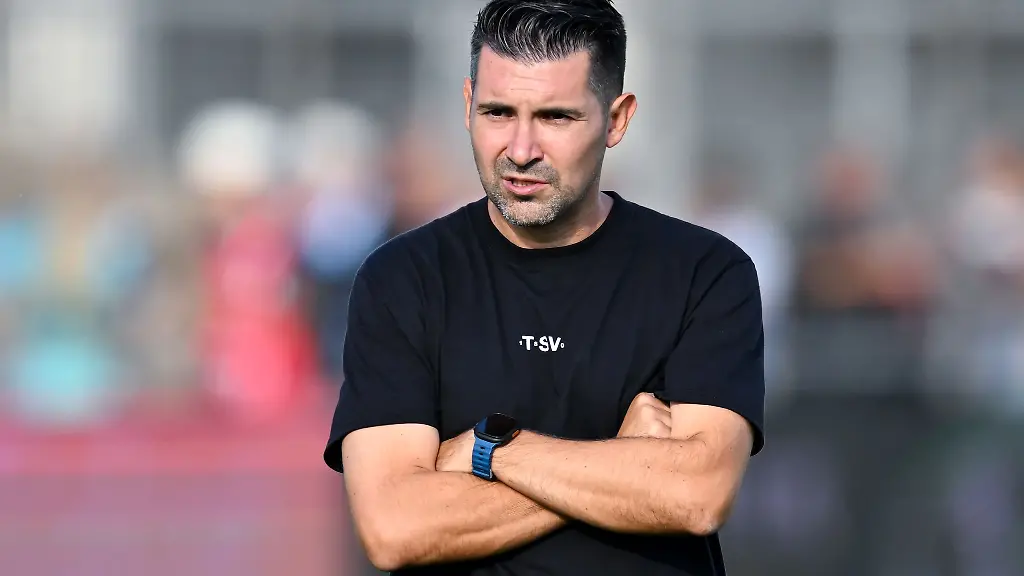 Alper-Kayabunar-peilt-mit-den-Loewen-den-ersten-Sieg-an