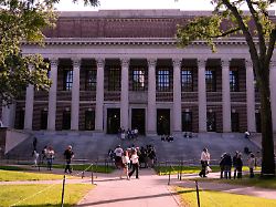 Antisemitismus-Vorwürfe: Trump-Klage gegen Harvard scheitert