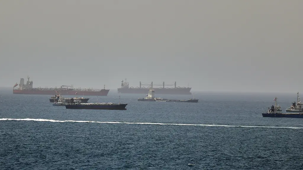 ARCHIV-16-06-2026-Oman-Im-Golf-von-Oman-entlang-der-Schifffahrtsrouten-zwischen-der-Strasse-von-Hormus-und-dem-Arabischen-Meer-Tanker-und-Frachtschiffe-zu-sehen