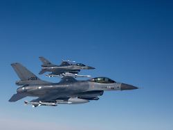Finnland sperrt Seegebiet: Kampfjets fangen Drohne über Lettland ab