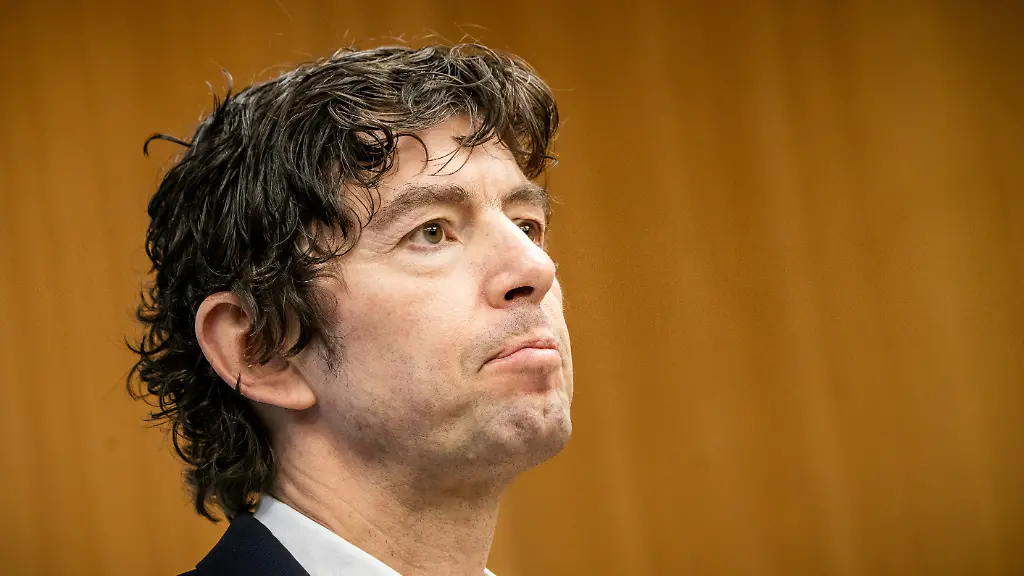 2020-03-26T121217Z-395043229-RC2ORF9PW39O-RTRMADP-3-HEALTH-CORONAVIRUS-GERMANY