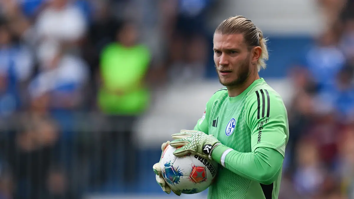 ARCHIV-20-09-2025-Sachsen-Anhalt-Magdeburg-Fussball-2-Bundesliga-1-FC-Magdeburg-FC-Schalke-04-6-Spieltag-Avnet-Arena-Torwart-Loris-Karius-FC-Schalke-04-in-Aktion