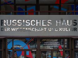 Noch vier Monate: Macht das Russische Haus zum Haus der freien Völker!