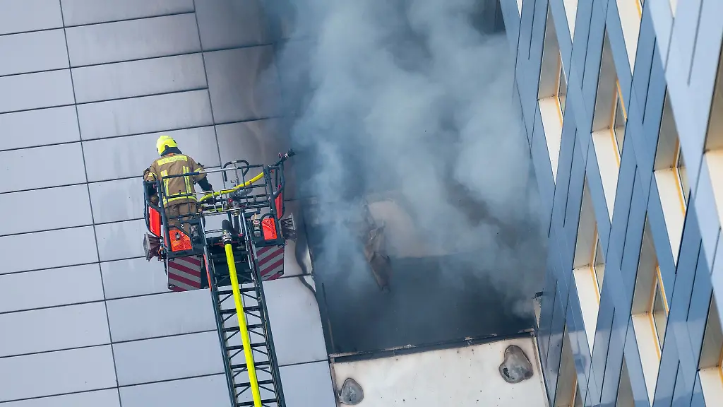 Am-Freitagmorgen-standen-Wohnungen-in-zwei-Berliner-Hochhaeusern-in-Flammen