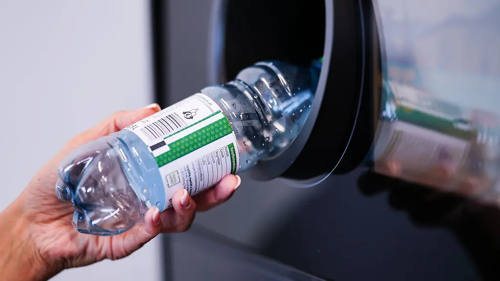 Ein-defekter-Pfandautomat-laesst-den-Streit-im-Supermarkt-eskalieren