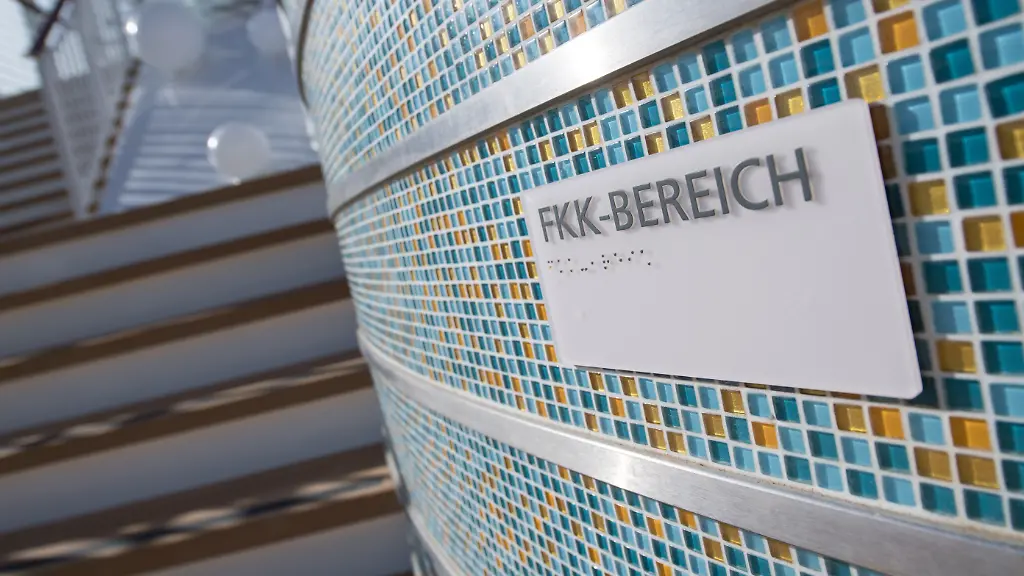 FKK-Bereich-an-Deck-auf-dem-Kreuzfahrtschiff-Aida-Nova-Aida-Cruises-aufgenommen-am-16-12-2018-in-Lissabon-Portugal