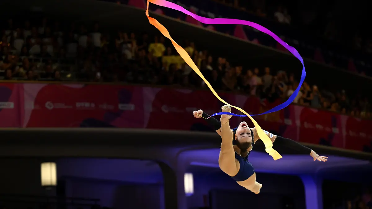 Turnen-Rhythmische-Sportgymnastik-Weltmeisterschaft-Entscheidung-Einzel-Mehrkampf-Frauen-Darja-Varfolomeev-in-Aktion