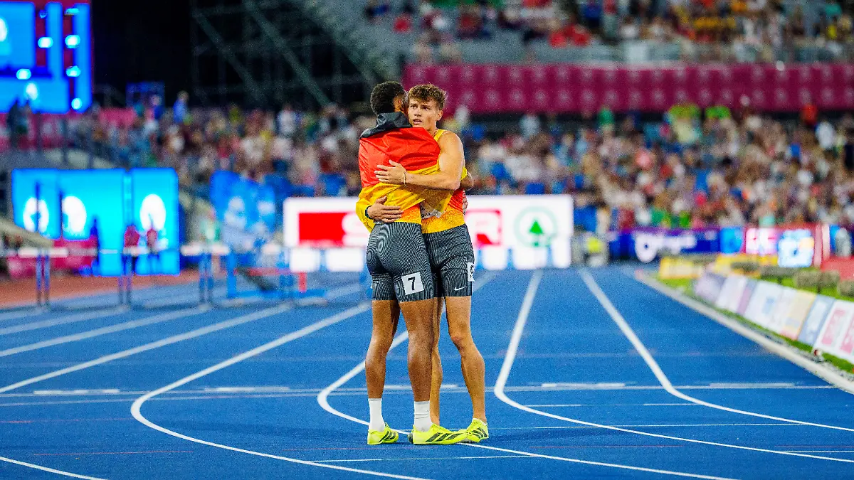 BIRMINGHAM-GREAT-BRITAIN-AUGUST-14-2026-Second-place-for-Emil-AGYEKUM-GER-Germany-over-400m-hurdles-and-frustrated-Owe-FISCHER-BREIHOLZ-GER-Germany-during-the-European-Athletics-Championships-at-Alexander-Stadium-on-August-14-2026-in-Birmingham-Great-Britain