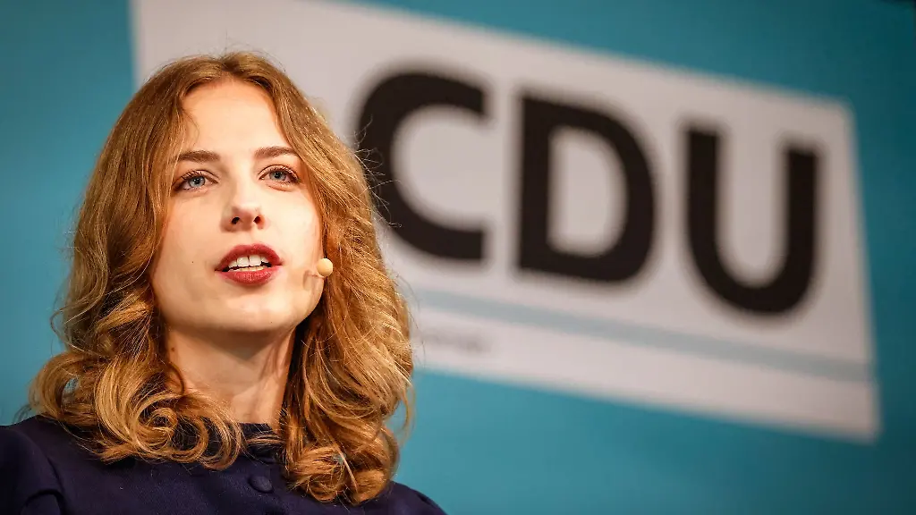 Winter-fuehrt-die-CDU-Fraktion-in-der-Bremischen-Buergerschaft-und-ist-somit-die-Oppositionsfuehrerin
