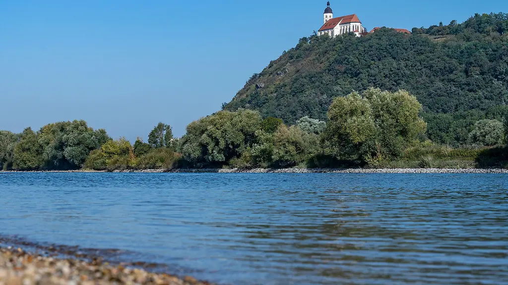 In-Bayern-haben-viele-Kirchen-an-Mariae-Himmelfahrt-ihr-Patrozinium-so-etwa-die-Wallfahrtskirche-auf-dem-Bogenberg