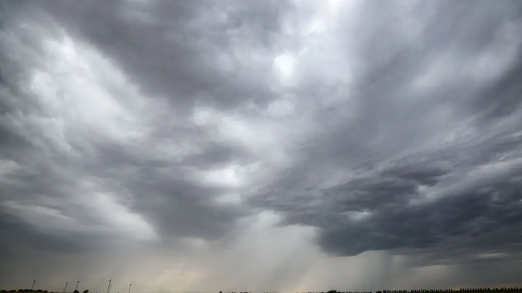 Nach-der-grossen-Hitze-ziehen-in-Sachsen-Schauer-und-Gewitter-auf