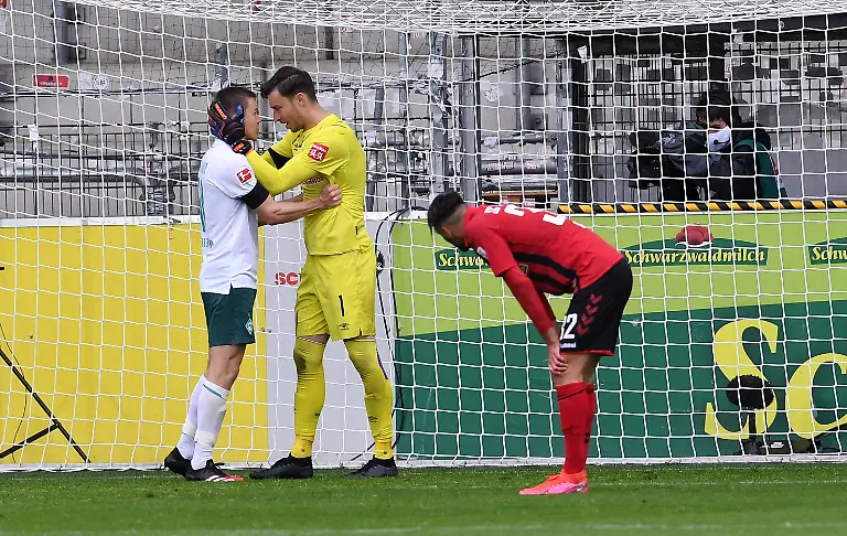 bfead0bf1b4c8cd82c75411d8898e2b1