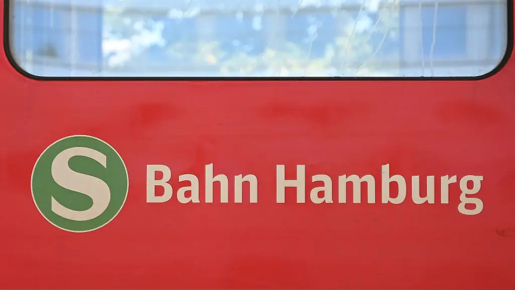 Der-Vorfall-sorgte-in-der-Nacht-fuer-Einschraenkungen-im-Hamburger-S-Bahn-Verkehr
