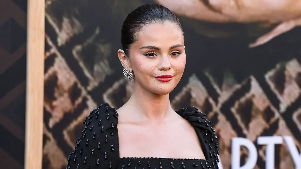 HOLLYWOOD-LOS-ANGELES-CALIFORNIA-USA-MAY-06-Selena-Gomez-arrives-at-the-Los-Angeles-Premiere-Of-Netflix-s-Marty-Life-Is-Short-held-at-The-Egyptian-Theatre-Hollywood-on-May-6-2026-in-Hollywood-Los-Angeles-California-United-States-Photo-by-Xavier-Collin-Image-Press-Agency-ABACAPRESS