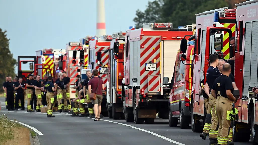 Die-Feuerwehr-ist-im-Grosseinsatz