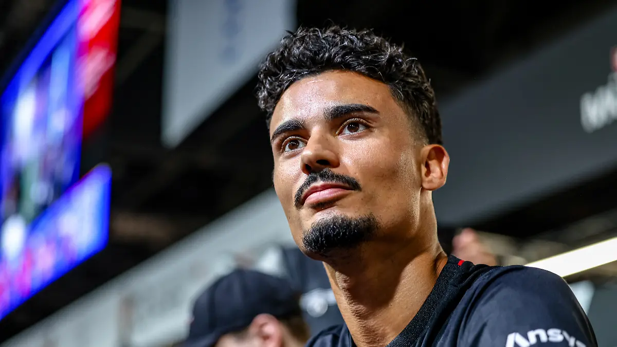 Pascal-Wehrlein-Porsche-Formula-E-Team-94-bei-der-Autogrammstunde-ABB-FIA-Formula-E-World-Championship-London-e-Prix-2026-Vereinigtes-Koenigreich-Saison-12-2025-26-Runde-17-16-07