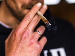 In Einigen Berufen Kann Der Arbeitgeber Ein Berechtigtes Interesse An Einem Drogentest Haben