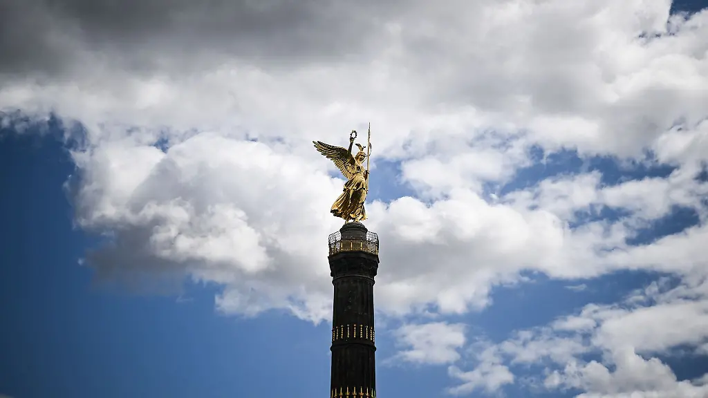 Diese-Woche-ist-der-Himmel-haeufig-bewoelkt
