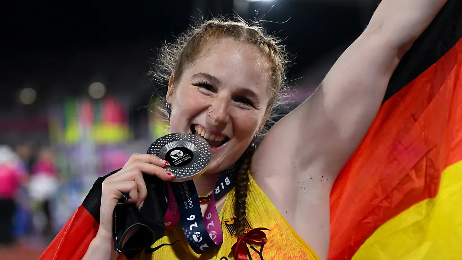 Leichtathletik-Europameisterschaft-Frauen-Speerwurf-Finale-Julia-Ulbricht-Deutschland-freut-sich-ueber-Silber