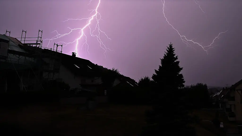 Besonders-im-Stadtgebiet-von-Hockenheim-verursachte-der-heftige-Gewittersturm-am-Sonntagabend-Schaeden