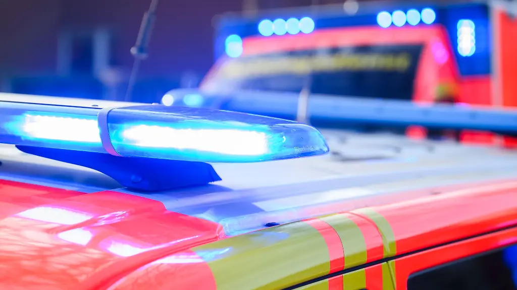 Der-Junge-wurde-in-ein-Krankenhaus-gebracht