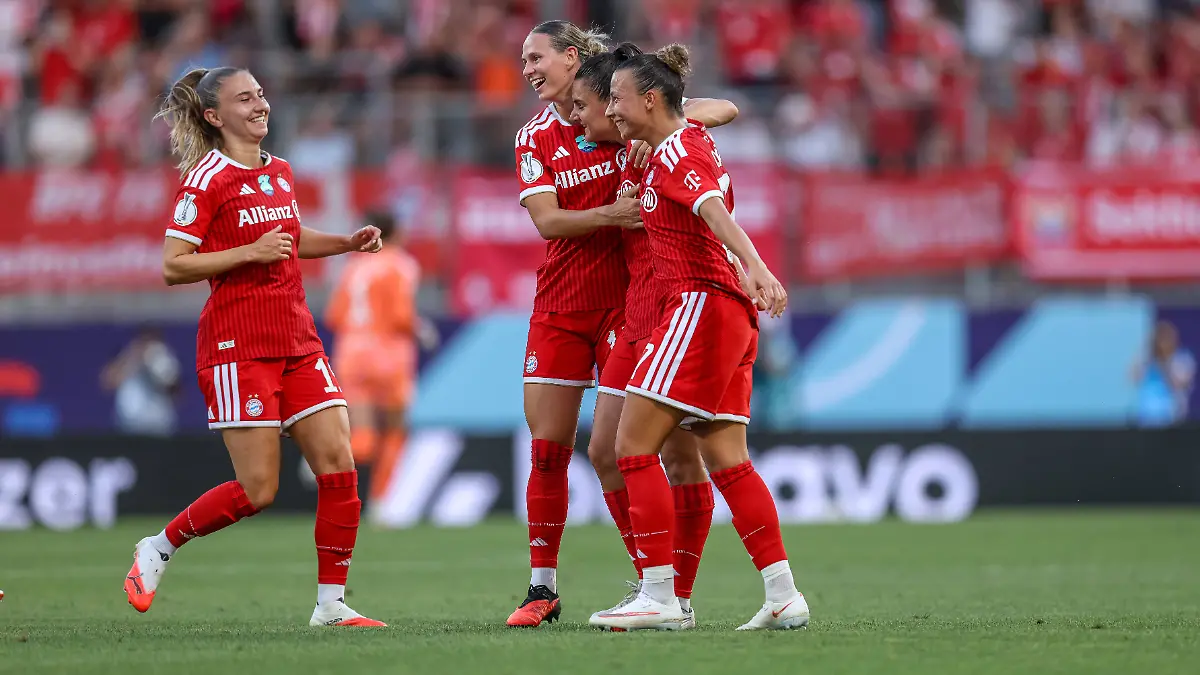 GER-Ingolstadt-Bayern-Muenchen-vs-VfL-Wolfsburg-DFB-Google-Pixel-Supercup-der-Frauen-Fussball-Spielzeit-2026-2027-Audi-Sportpark-Finale-im-Bild-Jovana-DamnjanoviAe-FC-Bayern-Muenchen-Frauen-9-erzielt-das-1-0-Tor-Jubel-und-Freude-Emotionen-mit-Klara-Buehl-FC-Bayern-Muenchen-Frauen-17-DFB-DFL-REGULATIONS-PROHIBIT-ANY-USE-OF-PHOTOGRAPHS-AS-IMAGE-SEQUENCES-AND-OR-QUASI-VIDEO-15-08-2026-GER-Ingolstadt-Bayern-Munich-vs-VfL-Wolfsburg-DFB-Google-Pixel-Women-s-Super-Cup-Soccer-20262027-Season-Audi-Sportpark-Final-in-Pictures-Jovana-Damnjanovic-of-FC-Bayern-Munich-Women-scores-the-10-goal-Celebration-and-joy-emotions-with-Klara-Buehl-FC-Bayern-Munich-Women-17-DFB-and-DFL-regulations-prohibit-any-use-of-photographs-as-image-sequences-and-or-quasi-video