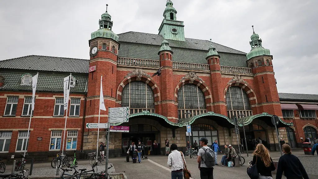 Ein-Wochenende-lang-Zugersatzverkehr-in-Luebeck