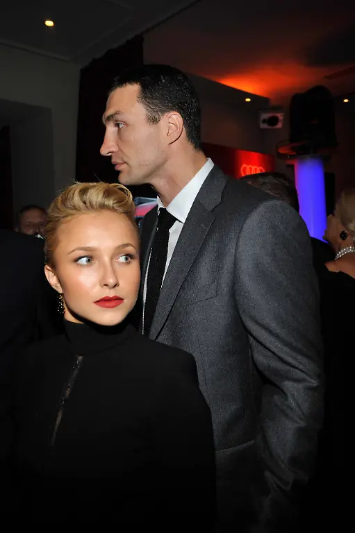 Vladimir-Klitschko-Hayden-Panettiere-United-People-Charity-Night-Gala-zu-gunsten-der-Stifftung-Power-Child-e-V-GOP-Variete-Theater-am-24-09-2010-in-Muenchen-Photo-BREUEL-BILD-ABB-BREUEL-BILD-Presse-Photo-Agency-Postfach-700210-D-22045-HAMBURG-Tel-49-0-40-66976697-E-Mail-breuelbreuel-bild-de-Beleg-und-Honorarpflichtig-7-00-UST-www-breuel-bild-de-BREUEL-BILD-uebernimmt-keine-Haftung-bei-einer-evtuellen-Verletzung-Rechte-Dritter-die-aus-der-Veroeffentlichung-dieses-Bildes-entstehen-koennten-AGBs-siehe-www-breuel-bild