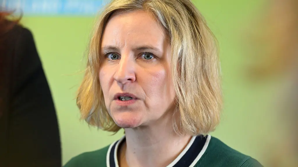 Die-ehemalige-Klimaschutzministerin-und-jetzige-Fraktionschefin-der-Gruenen-mahnt-die-Fortsetzung-der-Klima-Wald-Offensive-an