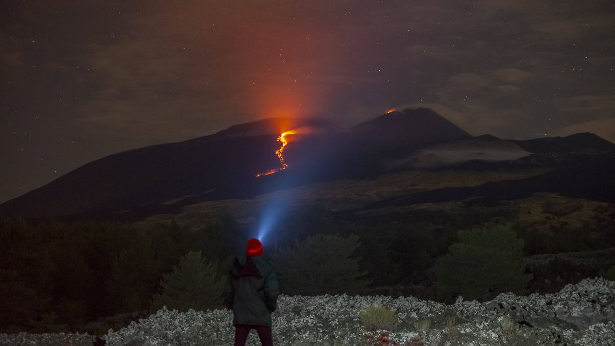 Entering restricted area: Tourist dies after lightning strike on Mount ...