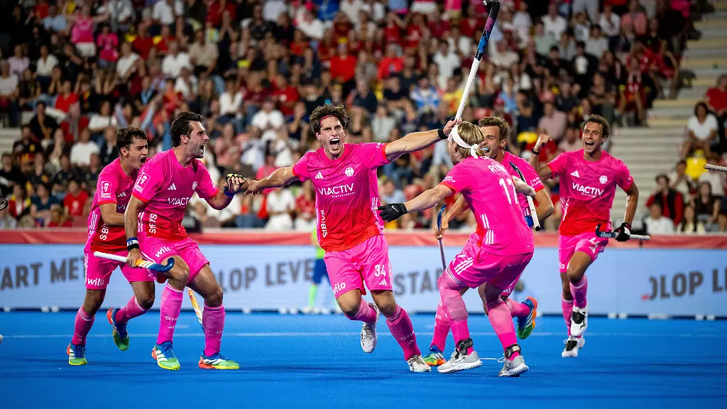 17-08-2026-BEL-Hockey-Herren-FIH-Weltmeisterschaft-Laenderspiel-Deutschland-vs-Belgien-Jakob-Brilla-Deutschland-34-Christopher-Ruehr-Deutschland-17-Justus-Weigand-Deutschland-19-und-Team-jubeln-ueber-das-Tor-zum-1-0-Wavre-Belfius-Arena-Wallonisch-Brabant-Belgien-August-17-2026-BEL-Hockey-Men-s-FIH-World-Championship-International-Match-Germany-vs