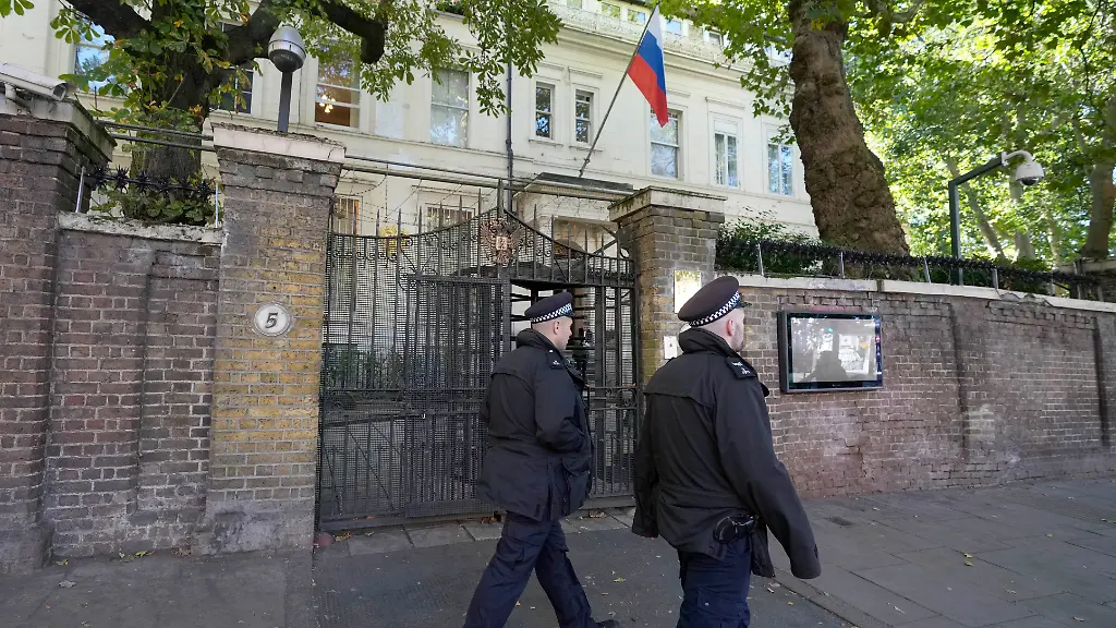 Police-officers-guard-the-entrance-of-the-Russian-Embassy-in-London-Friday-Sept-13-2024