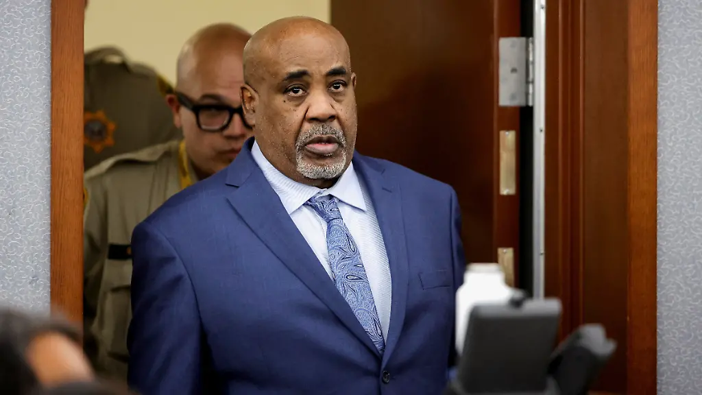 Duane-Davis-enters-the-courtroom-after-a-break-in-his-murder-trial-related-to-the-1996-killing-of-rapper-Tupac-Shakur-at-Clark-County-District-Court-Regional-Justice-Center-in-Las-Vegas-Nevada-U-S-Monday-August-17-2026
