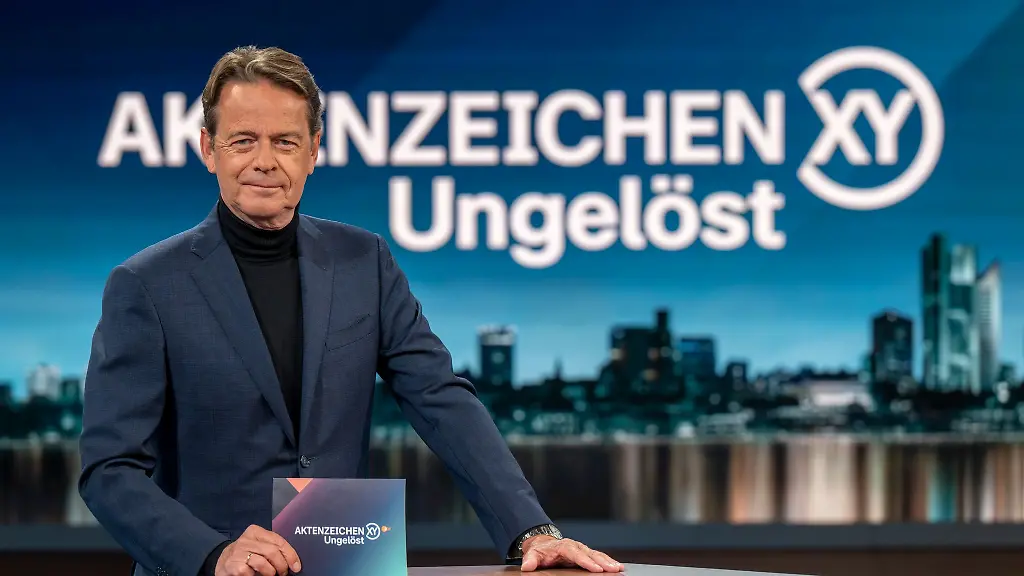 Seit-mehr-als-zwei-Jahrzehnten-moderiert-Rudi-Cerne-die-Fernsehreihe-Aktenzeichen-XY-ungeloest