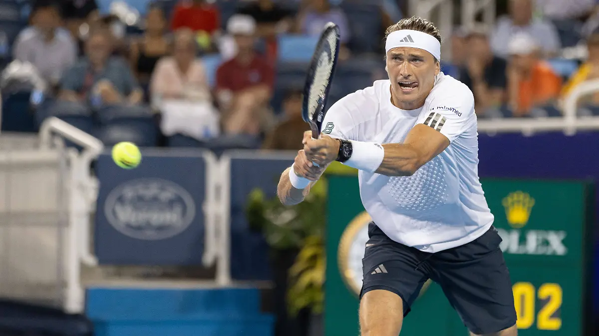 MASON-OHIO-AUGUST-15-Alexander-Zverev-of-Germany-hits-a-backhand-during-day-five-of-the-Cincinnati-Open-at-the-Lindner-Family-Tennis-Center-on-August-15-2026-in-Mason-Ohio