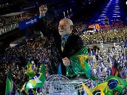Vorgezogene Wahlwerbung?: Brasiliens Präsident wird wegen Karnevalsparade verklagt