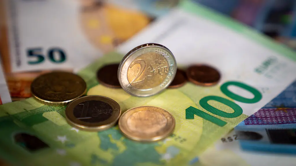 Welche-Banken-bieten-aktuell-gute-Tagesgeldzinsen